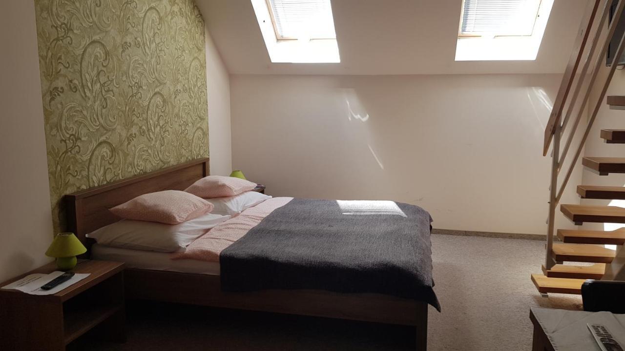 Vegvar Delux Apartman ยูลา ภายนอก รูปภาพ